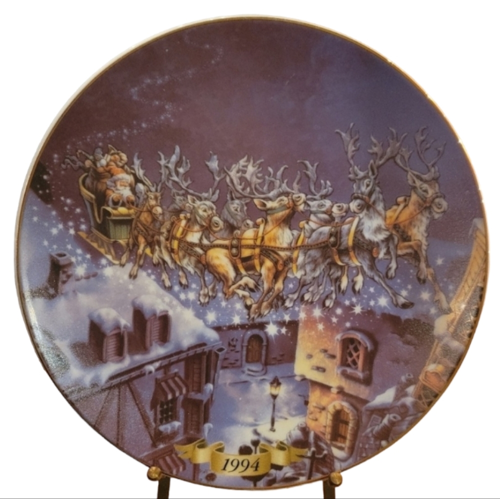 Vtg 94 CHRISTMAS ON MAINSTREET.. COLLECTOR'S ED. PLATE ARTIST BRUCE EAGLE Gold